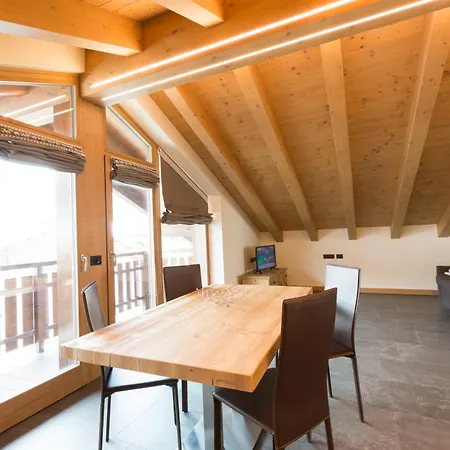 Nicoletta Dream Attic - Breta Holidays Apartamento *